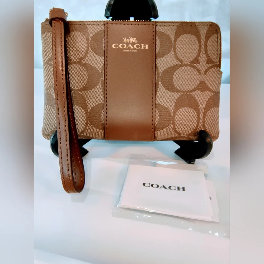 NWT COACH Corner Zip Wristlet in Signature Canvas, Khaki &Saddle Brown, F58035 - Picture 1 of 14